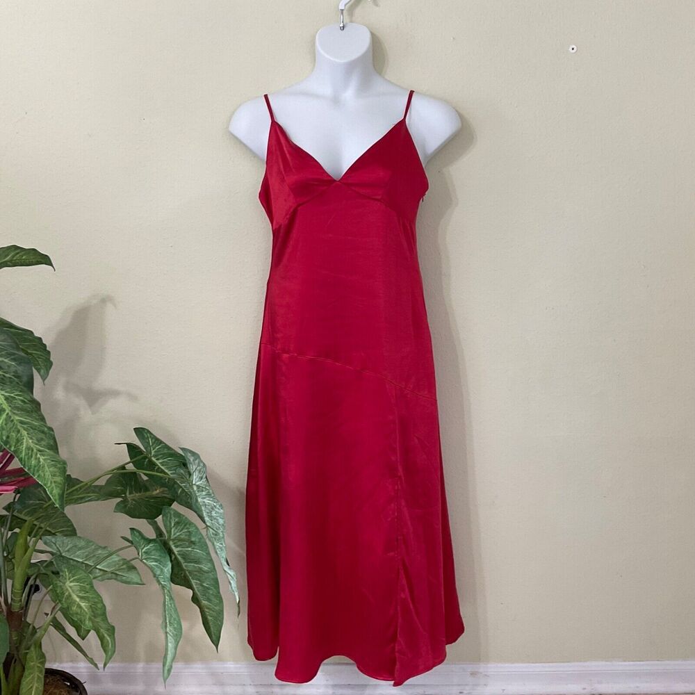 Altar’d State Satin Maxi Prom women’s Size Large adjustable straps w side zip.
